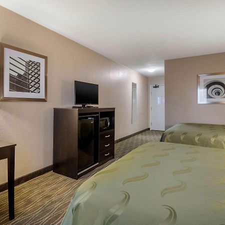 Quality Inn&Suites Des Moines Urbandale Extérieur photo