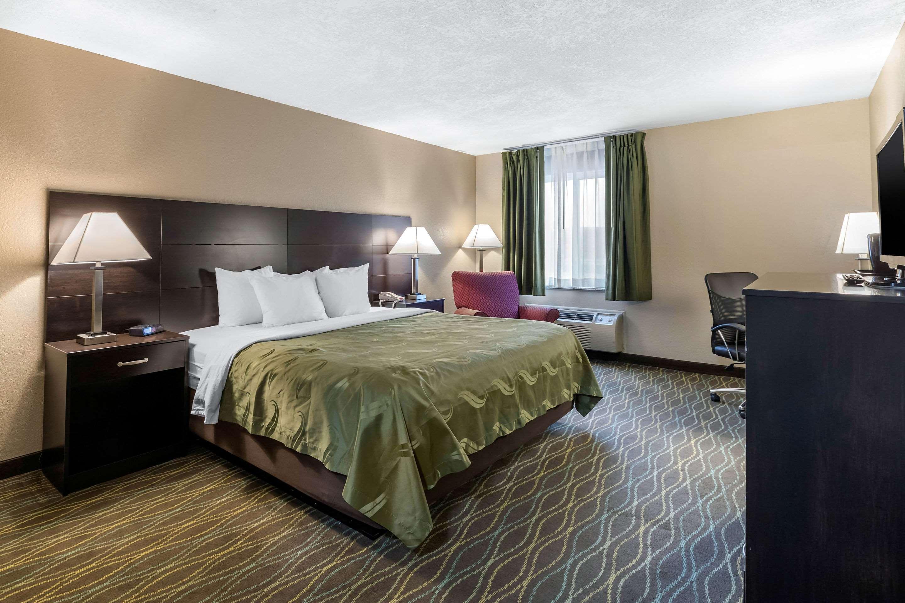 Quality Inn&Suites Des Moines Urbandale Extérieur photo