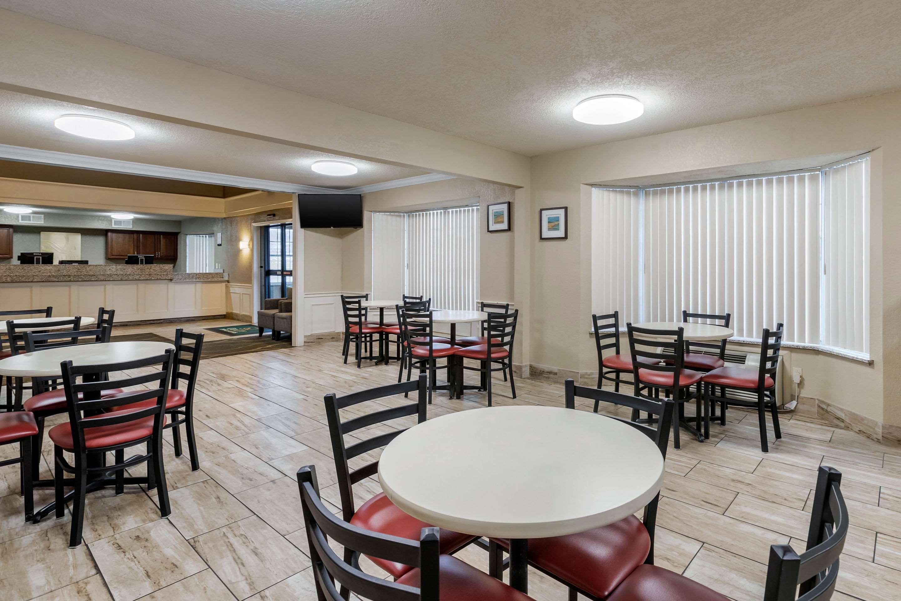 Quality Inn&Suites Des Moines Urbandale Extérieur photo