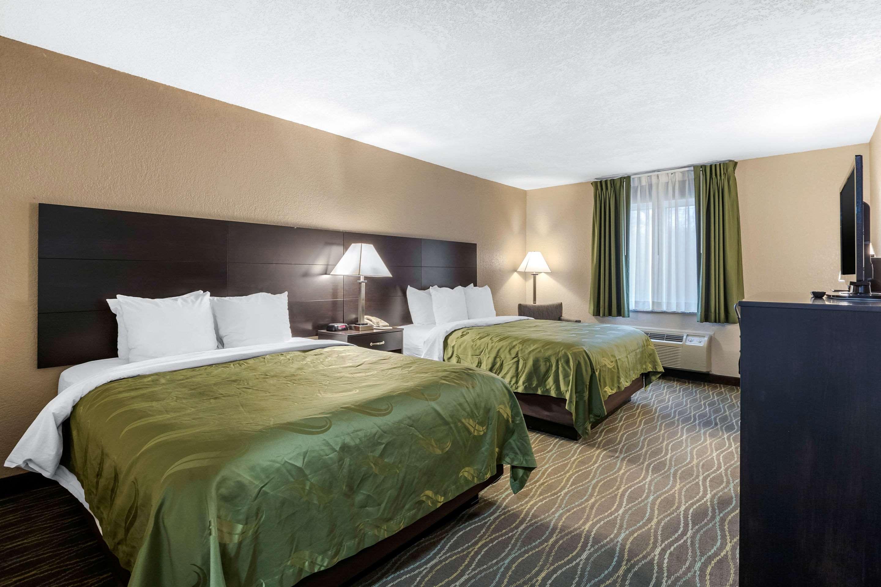 Quality Inn&Suites Des Moines Urbandale Extérieur photo