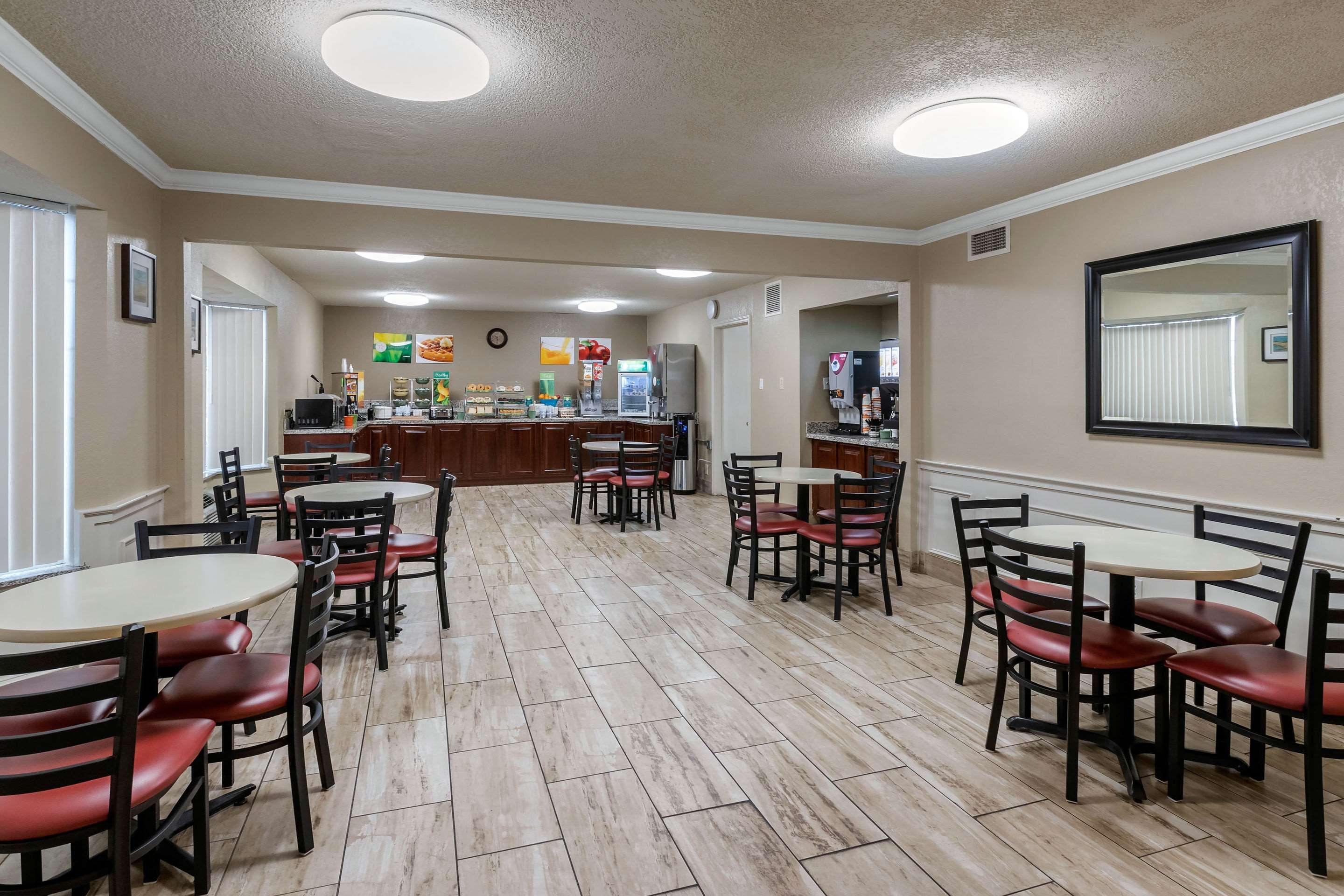 Quality Inn&Suites Des Moines Urbandale Extérieur photo
