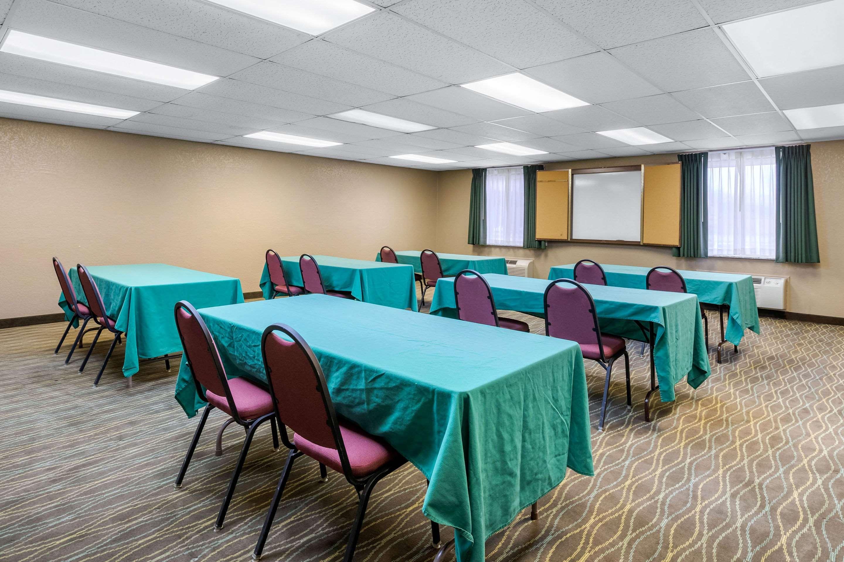 Quality Inn&Suites Des Moines Urbandale Extérieur photo