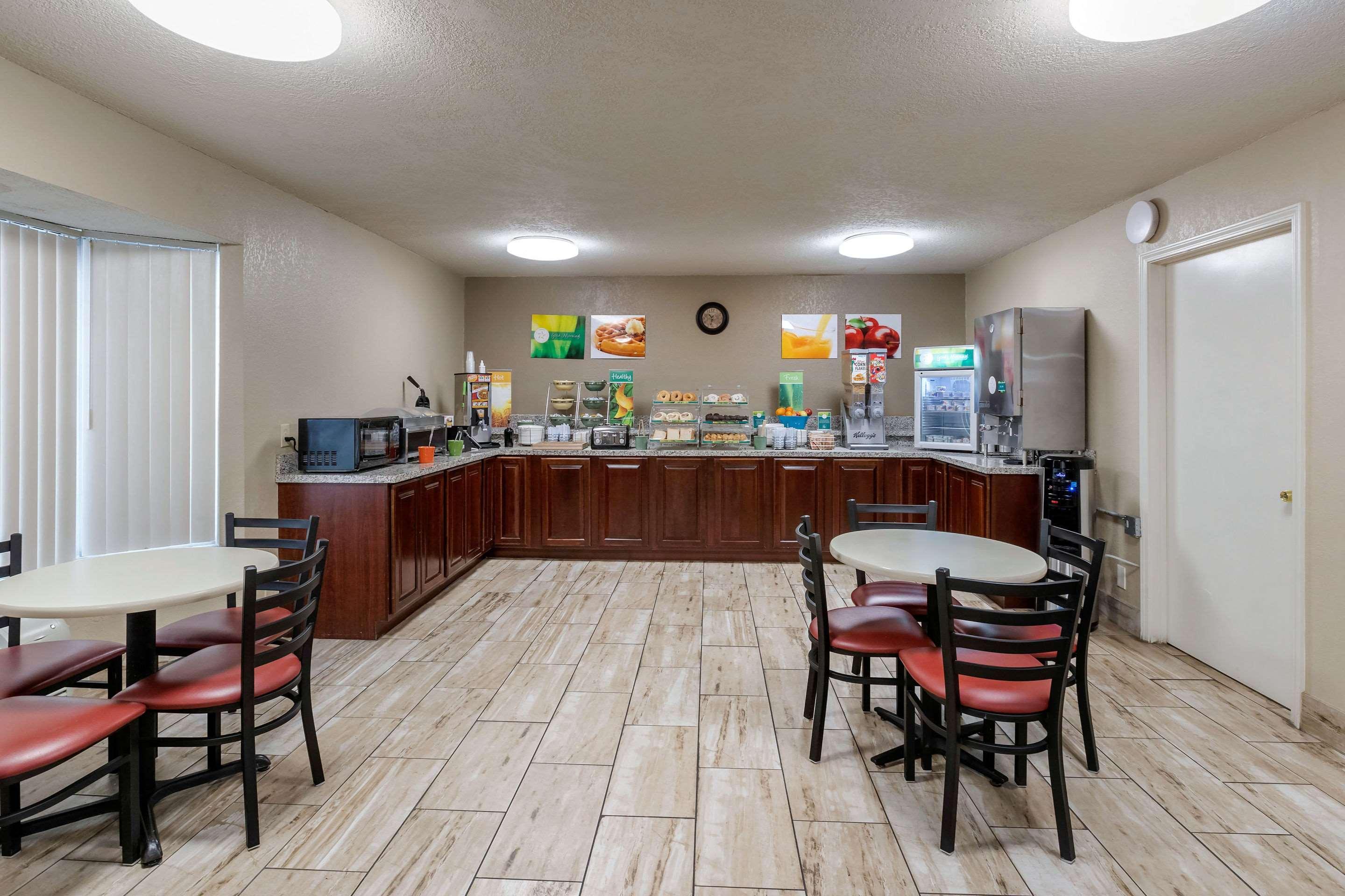 Quality Inn&Suites Des Moines Urbandale Extérieur photo