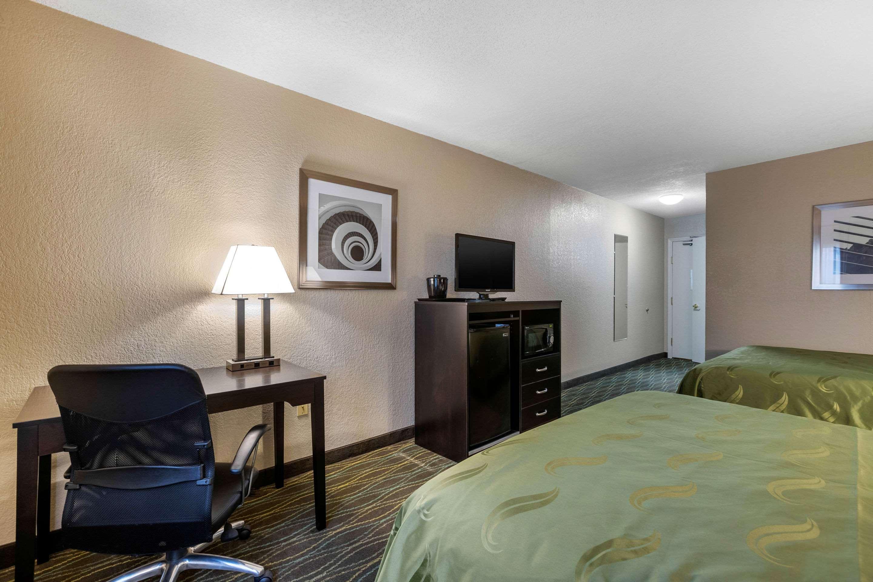 Quality Inn&Suites Des Moines Urbandale Extérieur photo