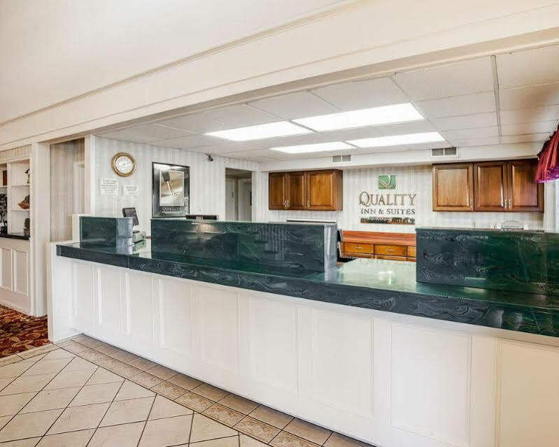 Quality Inn&Suites Des Moines Urbandale Extérieur photo